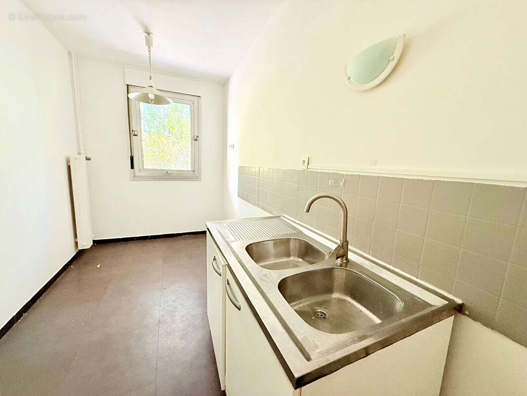 Clichy - rez-de-jardin  avec terrasse de 15 m² plein sud-est, sans vis-à-vis & au calme absolu - photo 5