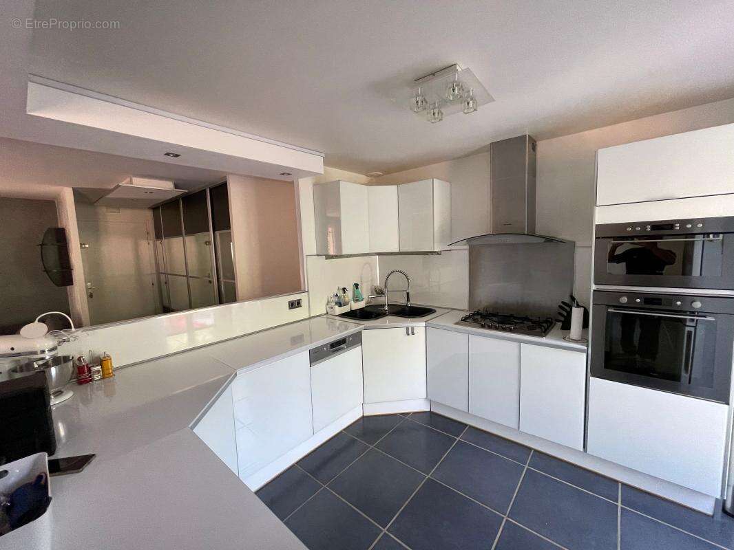 A vendre gareoult 83136 belle maison individuelle de plain pied ! - photo 10