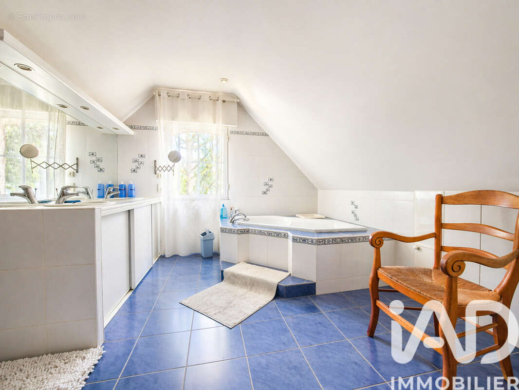 Maison 180 m² à Saint-Andre-Des-Eaux  - photo 8