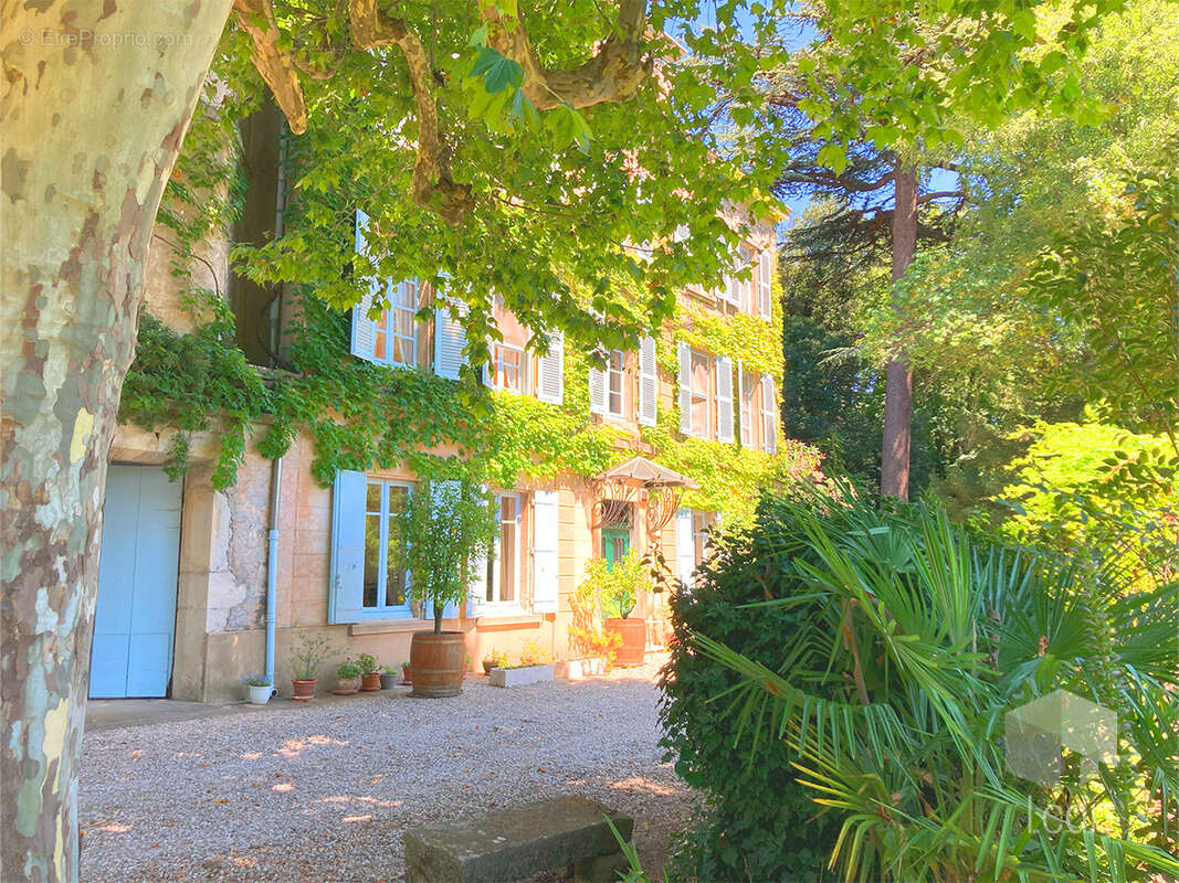 Maison à MONTELIMAR
