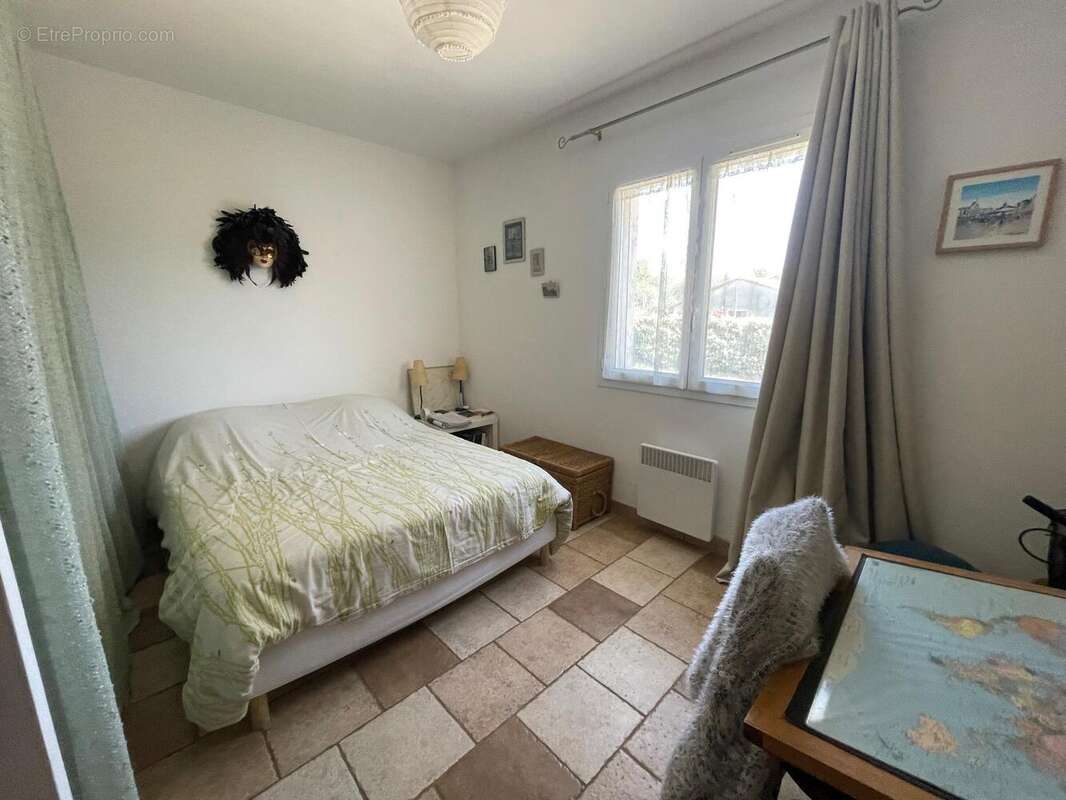 Maison 124 m² à Saint-Laurent-La-Vernede  - photo 8
