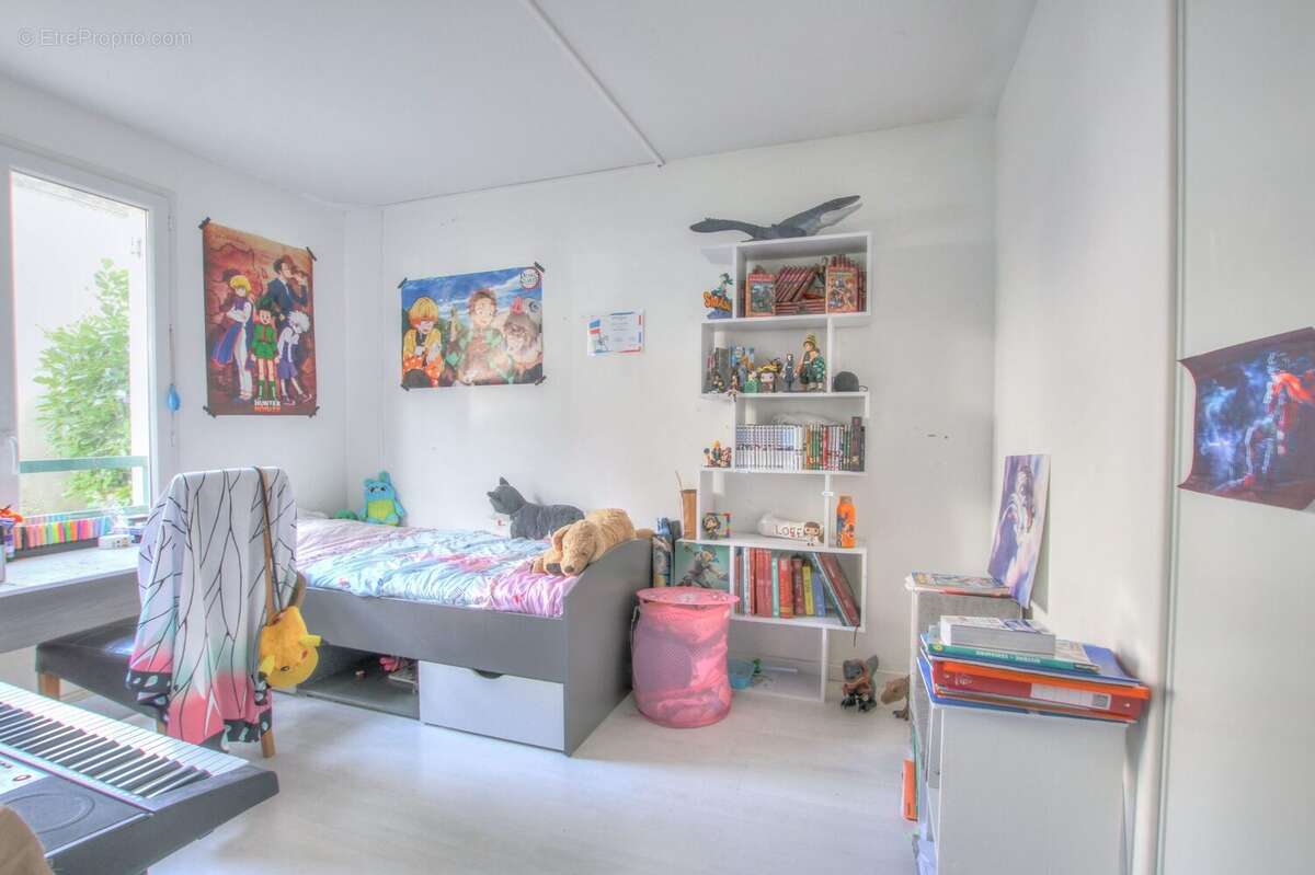 Appartement à COLLONGES