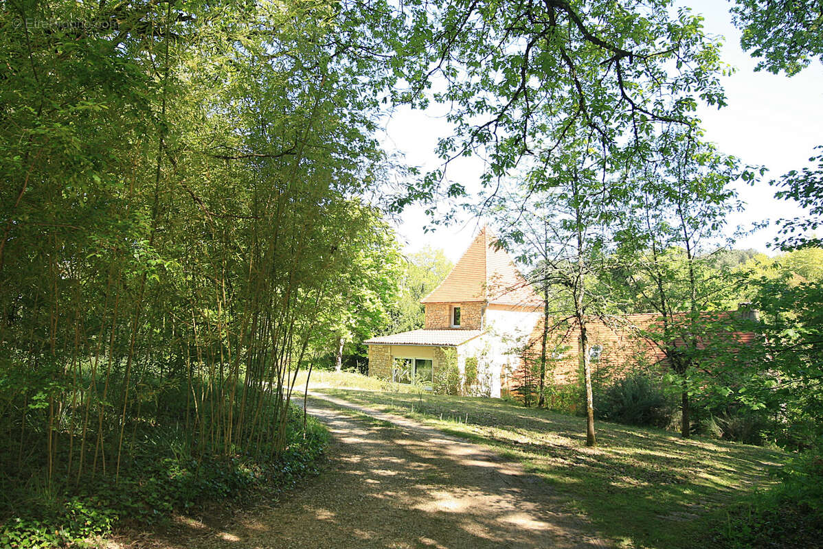 Maison à LA CHAPELLE-AUBAREIL