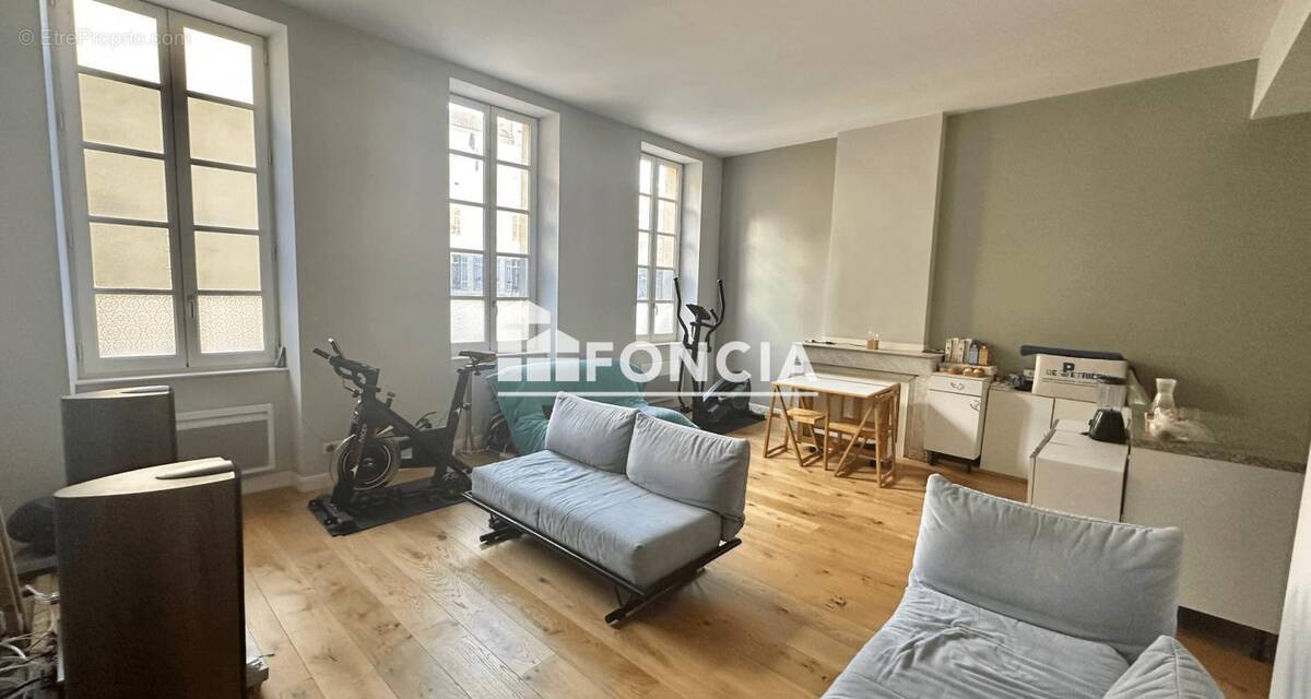 Appartement à MARSEILLE-6E