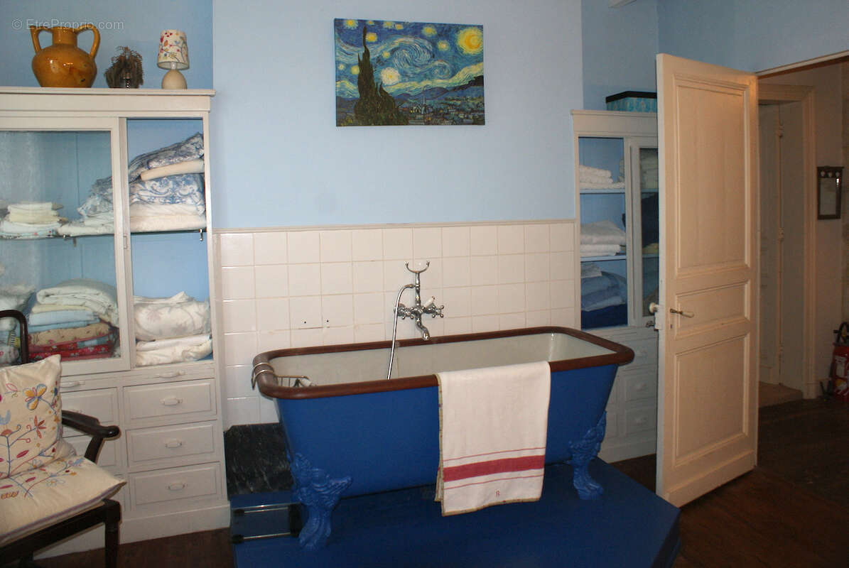 Maison à MONTLIEU-LA-GARDE