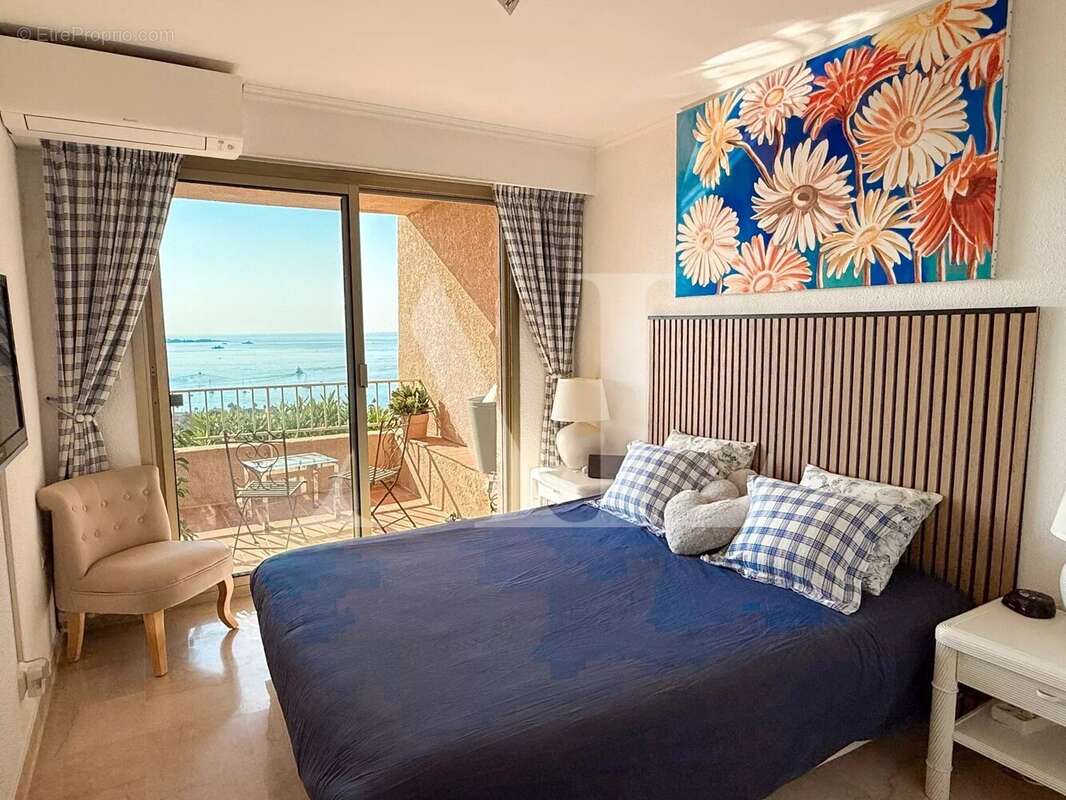 Appartement à VALLAURIS