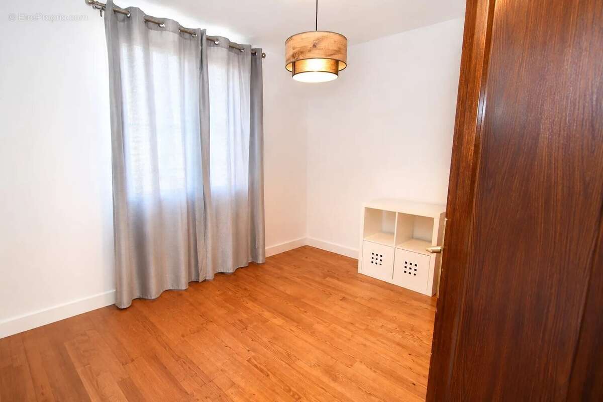Pavillon de 82 m² sur Vaujours !! - photo 7