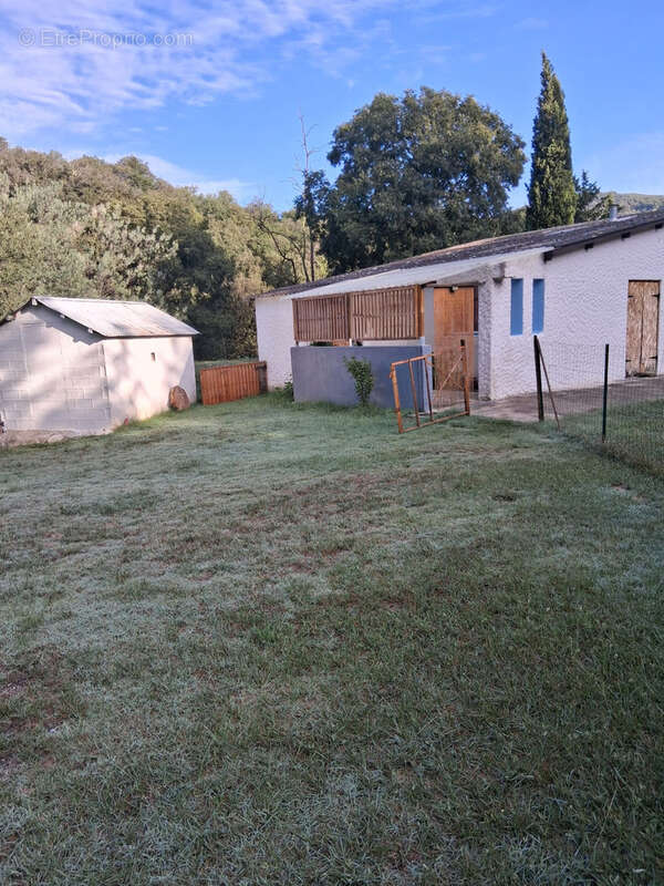 Maison à REYNES