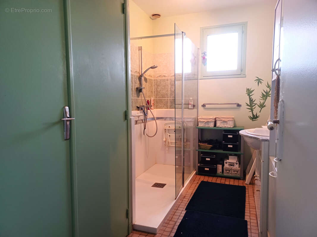 Maison à COURS-LES-BARRES