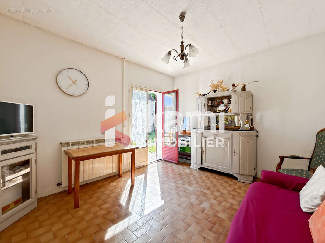 Maison à THORIGNY-SUR-OREUSE