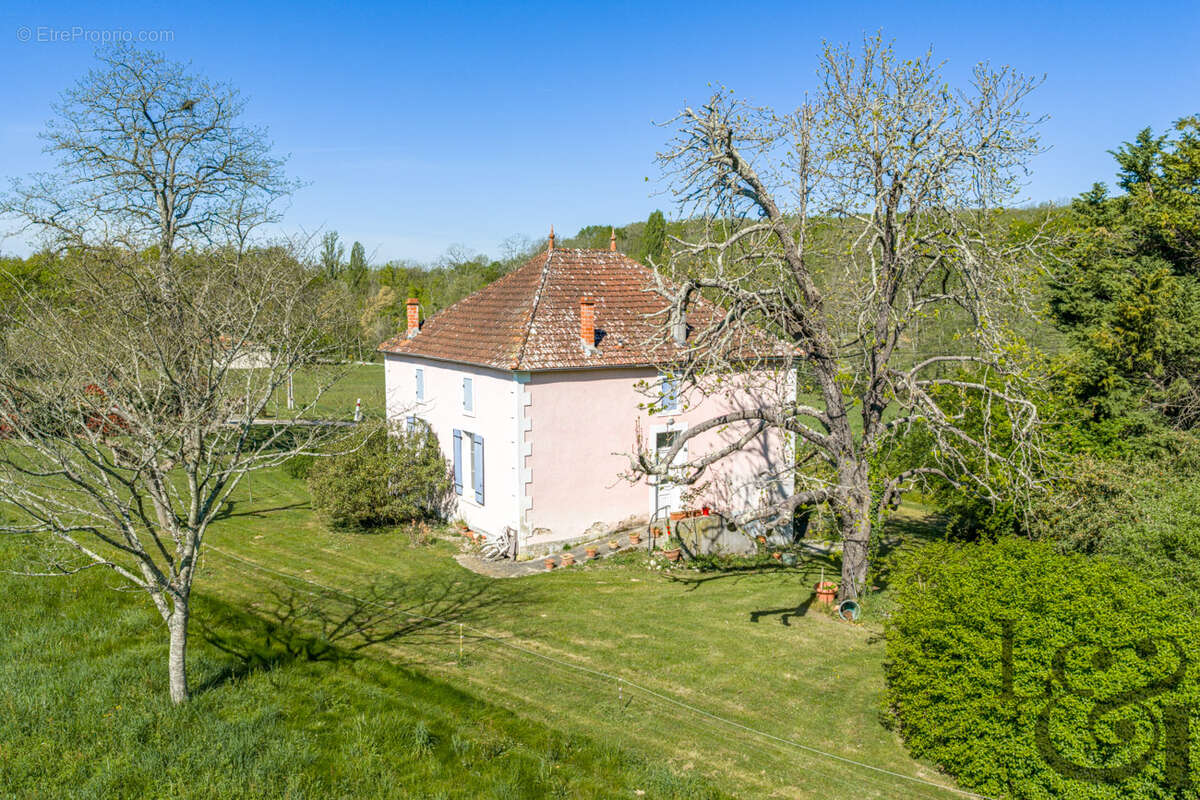 Propriété en pierre à rénover à vendre à Villeneuve-sur-Lot - photo 3