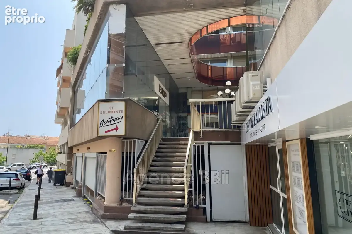 Commerce 22 m² à Antibes  - photo 5