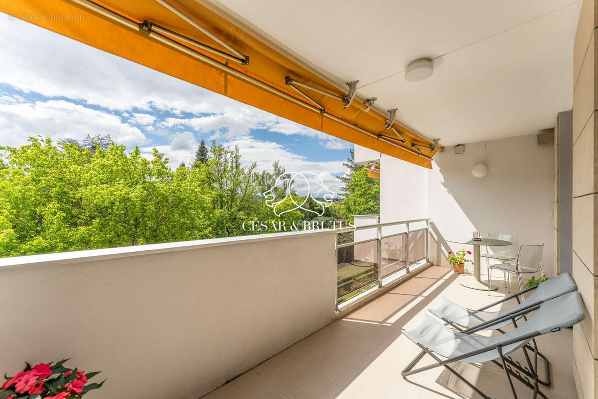 Appartement 75 m² à Charbonnieres-Les-Bains  - photo 6