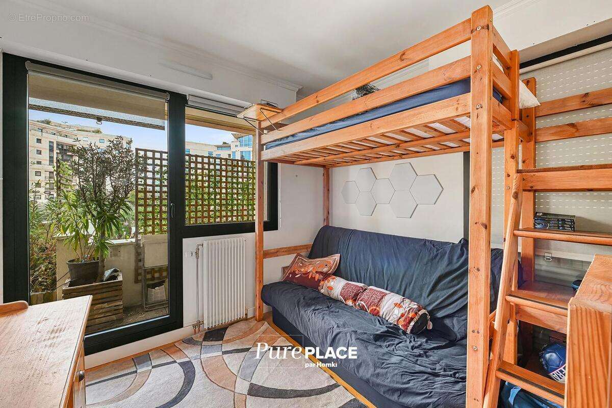 Appartement à LEVALLOIS-PERRET