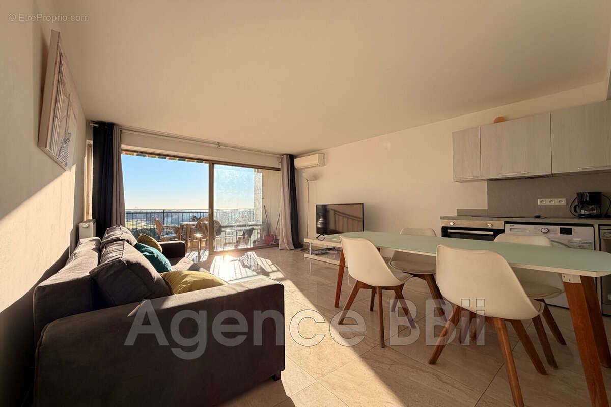 Appartement à MANDELIEU-LA-NAPOULE