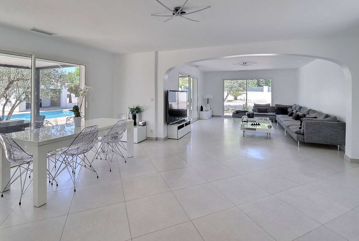 Maison à SAINT-MATHIEU-DE-TREVIERS