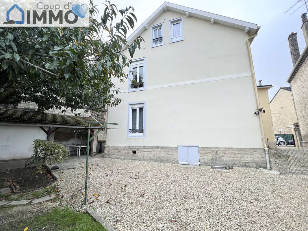 Appartement à SAINTE-SAVINE