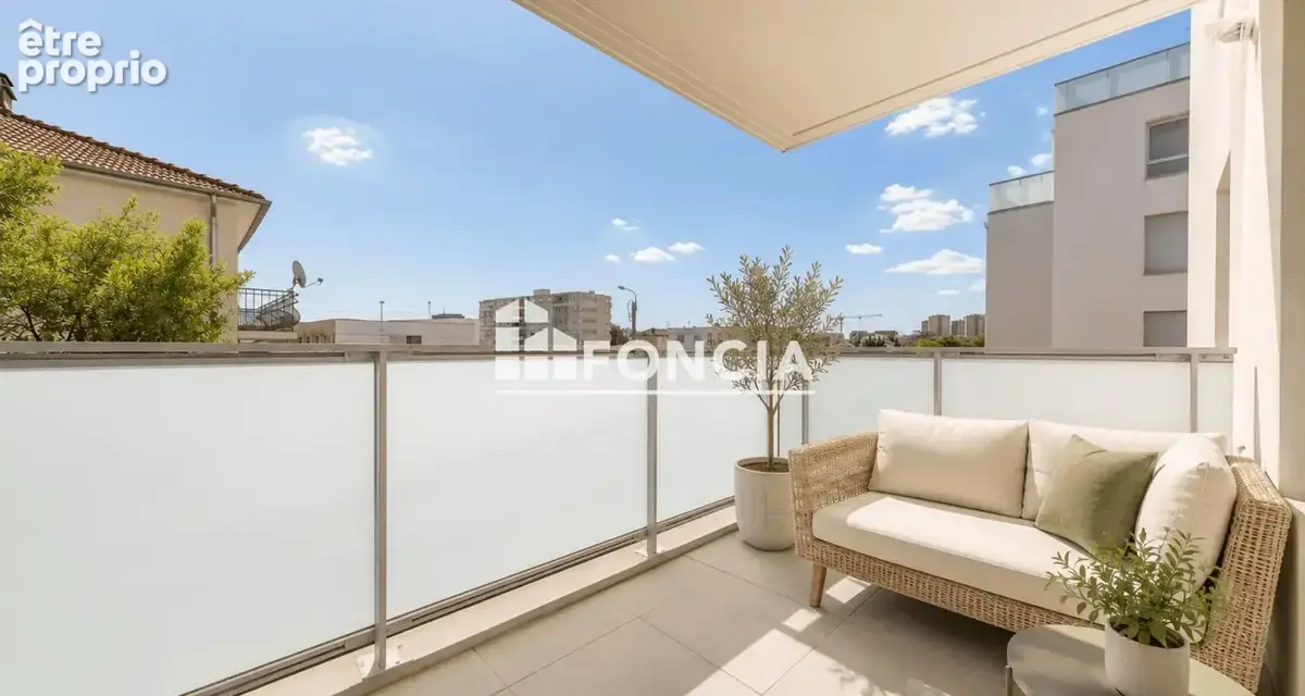 Villeurbanne - T2 - 44 m2 - Terrasse - photo 4