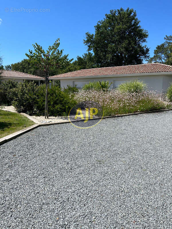 Maison à GRAYAN-ET-L&#039;HOPITAL