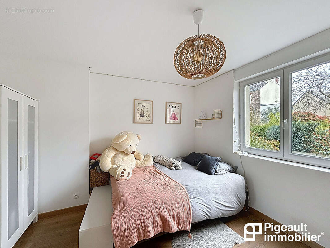 Maison T7 à vendre - 5 chambres - Rennes - Sainte Thérèse - Jardin - photo 9