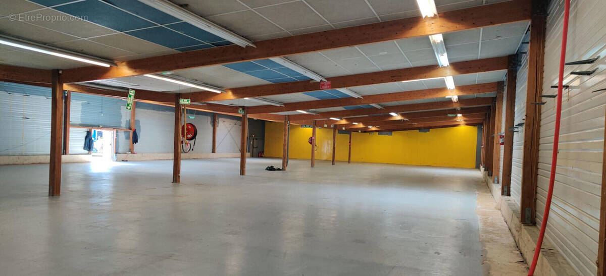 Commerce à GRUCHET-LE-VALASSE