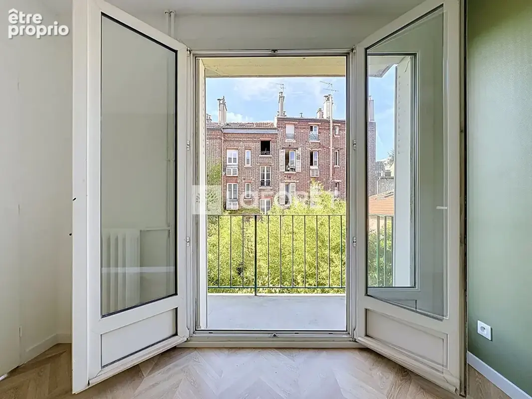 SURESNES - 4 pièces 87 m² - Entièrement rénové - 3 chambres - Balcon - Ascenseur - photo 4