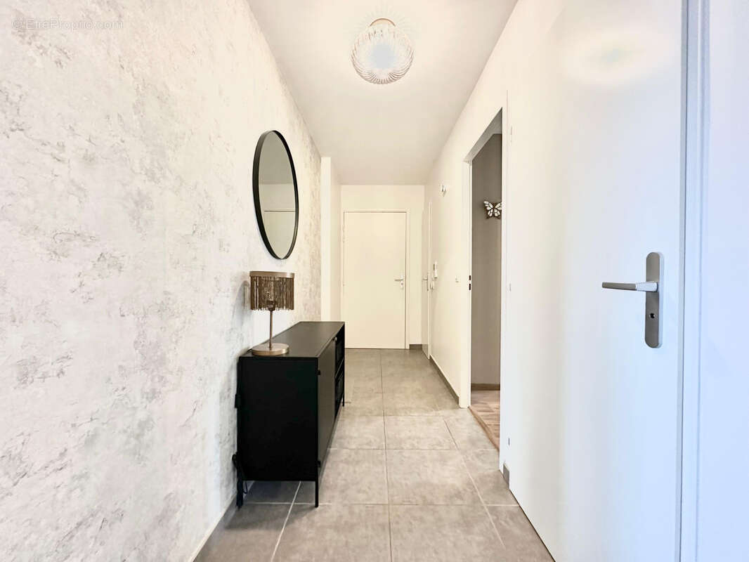 Appartement à SALES