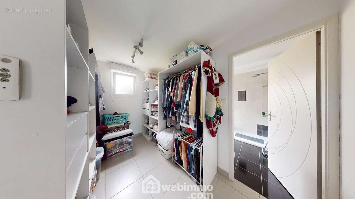 Dressing suite parentale. - Maison à SAINT-MATHURIN