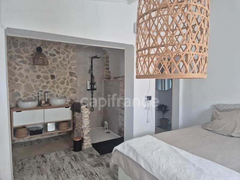 Maison à VEZENOBRES