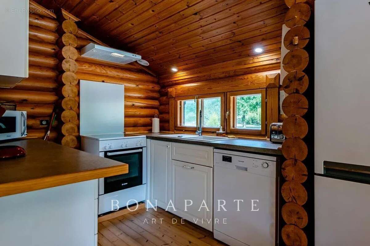 Maison à VENDAYS-MONTALIVET