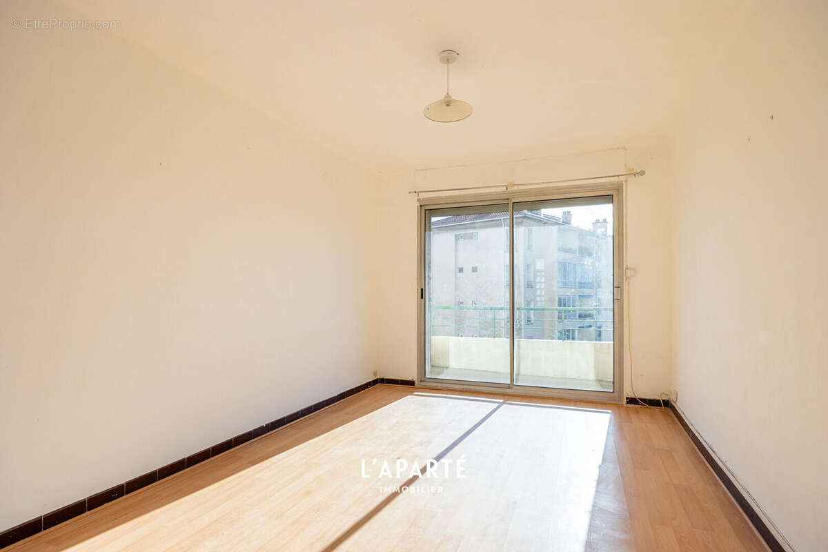 Appartement à MARSEILLE-9E
