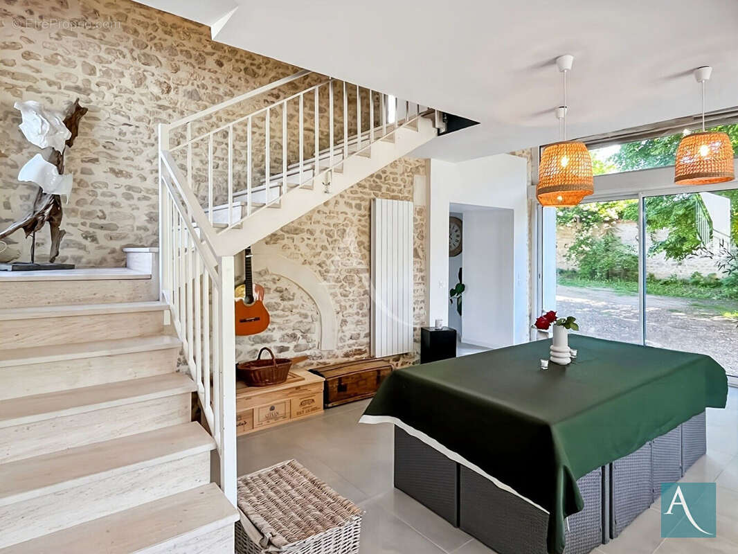 Maison à SACLAS