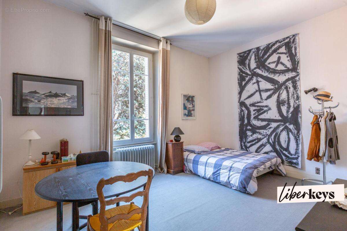 Maison bourgeoise du XIXème siècle - 223 m²- Centre de Vienne - photo 9