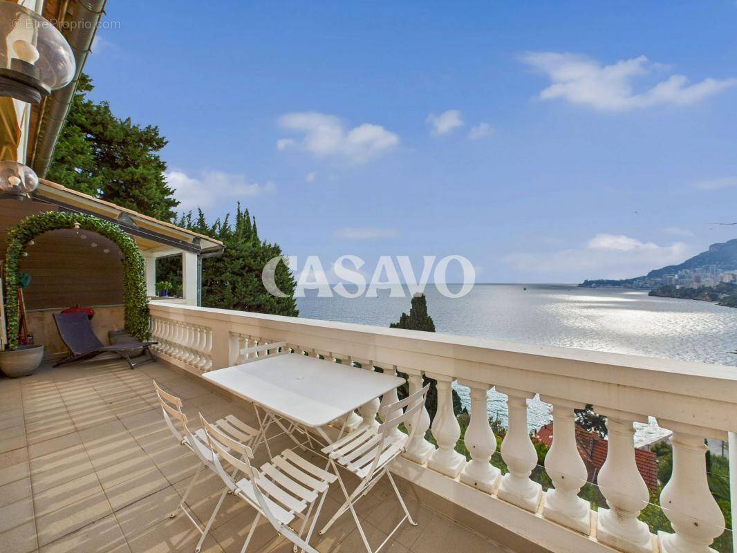 Appartement à ROQUEBRUNE-CAP-MARTIN