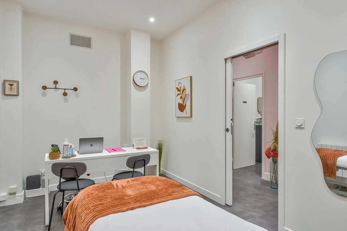 Commerce à ISSY-LES-MOULINEAUX