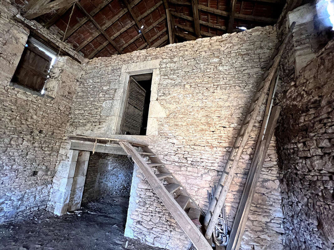 Autre à PUY-L&#039;EVEQUE