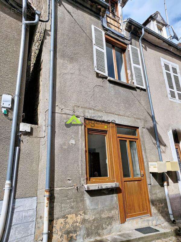 Maison à CHAMBON-SUR-VOUEIZE
