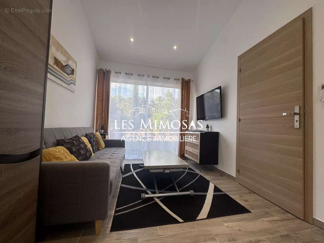 Maison à ROQUEBRUNE-SUR-ARGENS