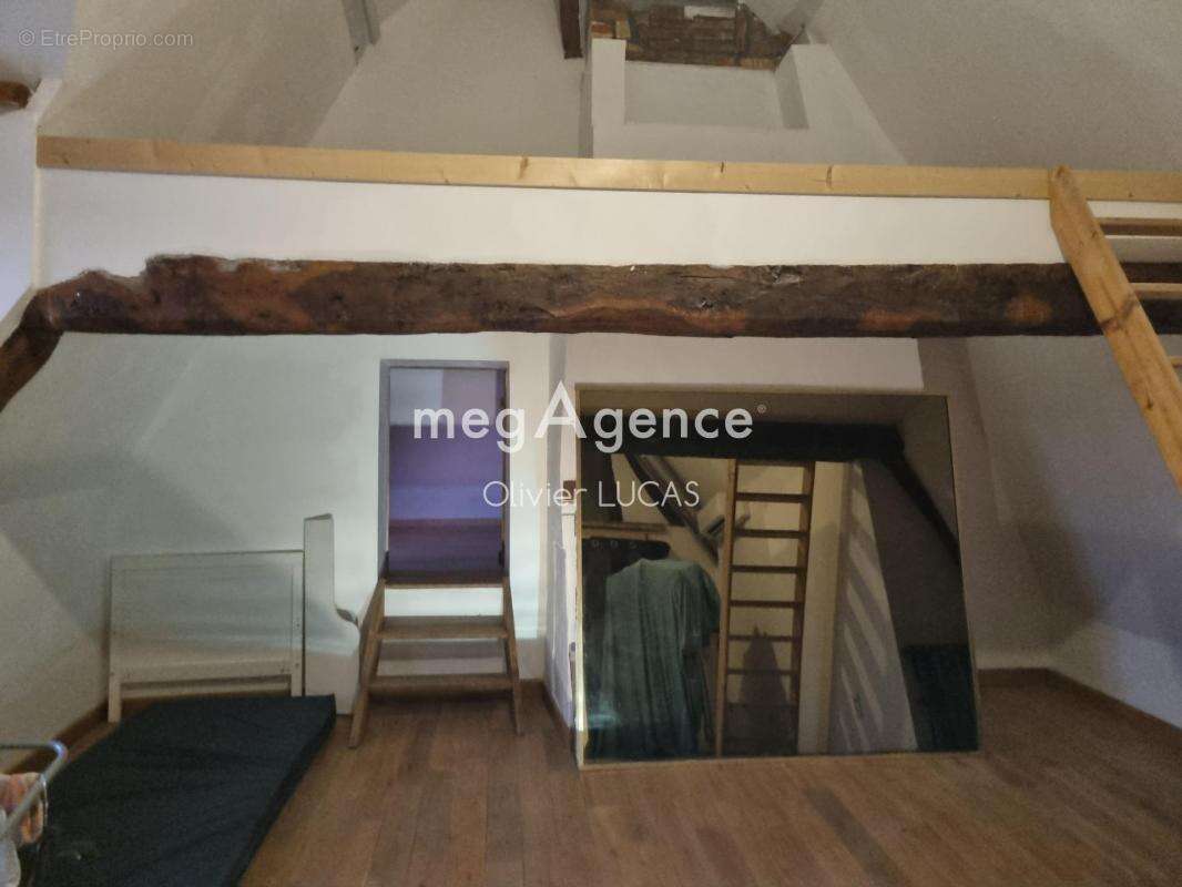 Maison à NEUVILLE-SUR-AUTHOU