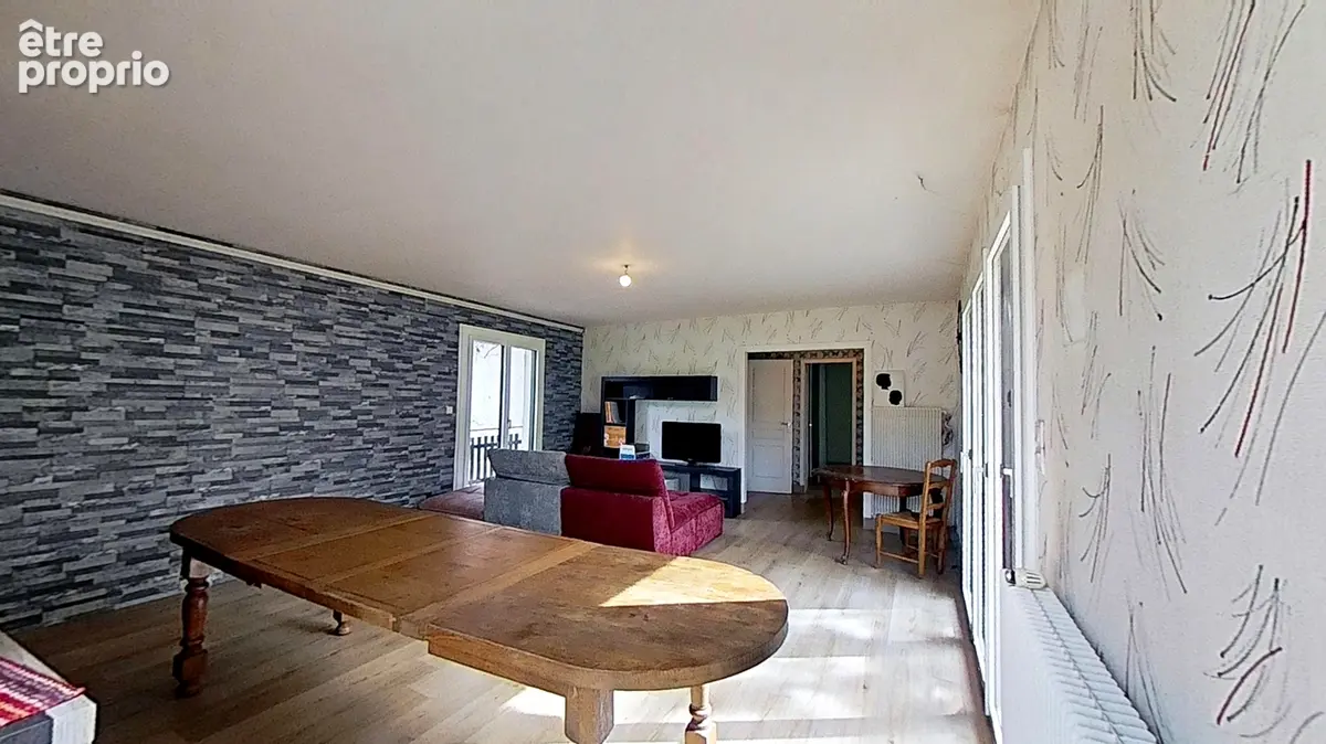 EN EXCLUSIVITÉ – À vendre à Fraisans, maison individuelle spacieuse - photo 9