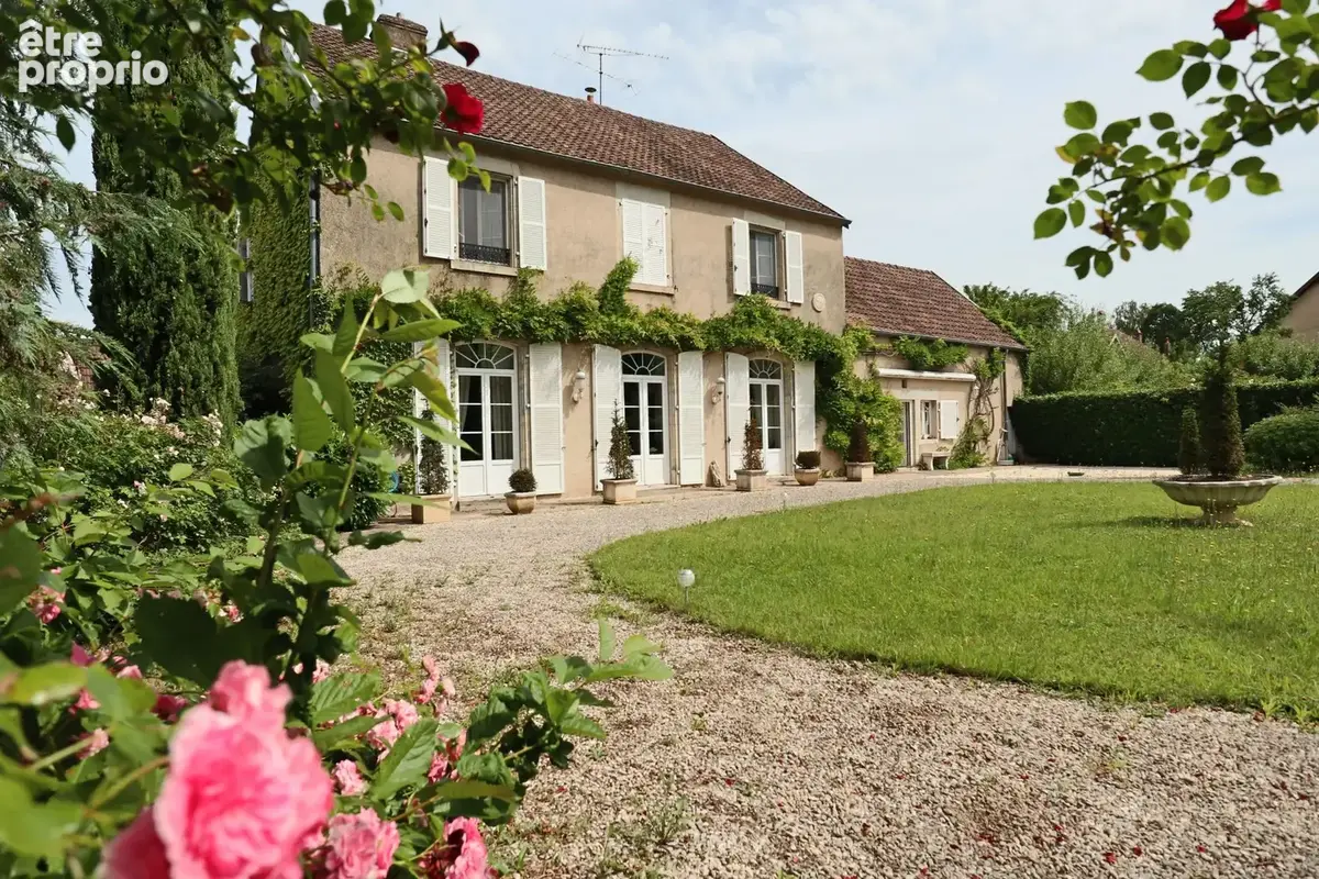 Maison 14 pièces 416 m² à vendre à Marnay (70150) - photo 2