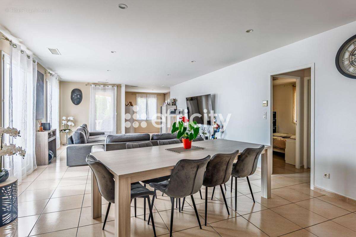 Maison 170 m² à Narbonne  - photo 2