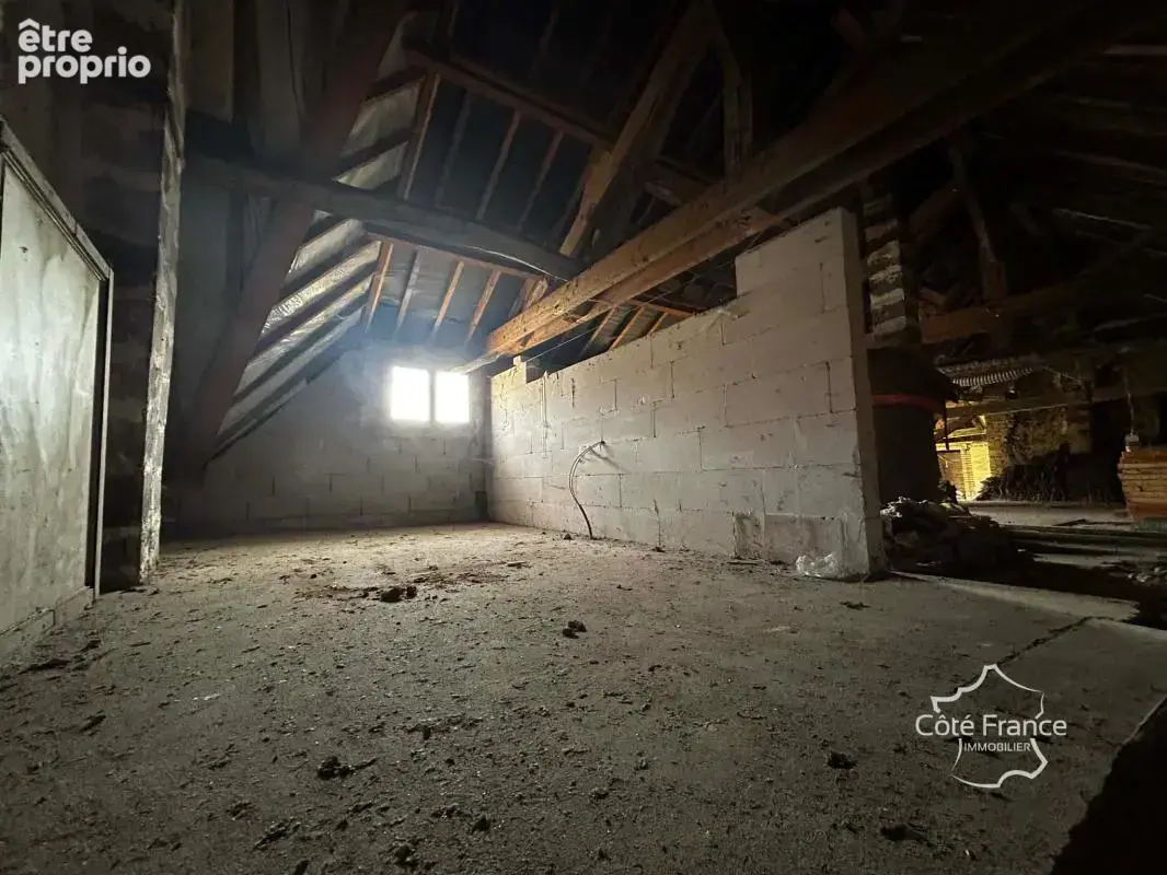 Une maison de caractère au coeur d'un environnement recherché - photo 8