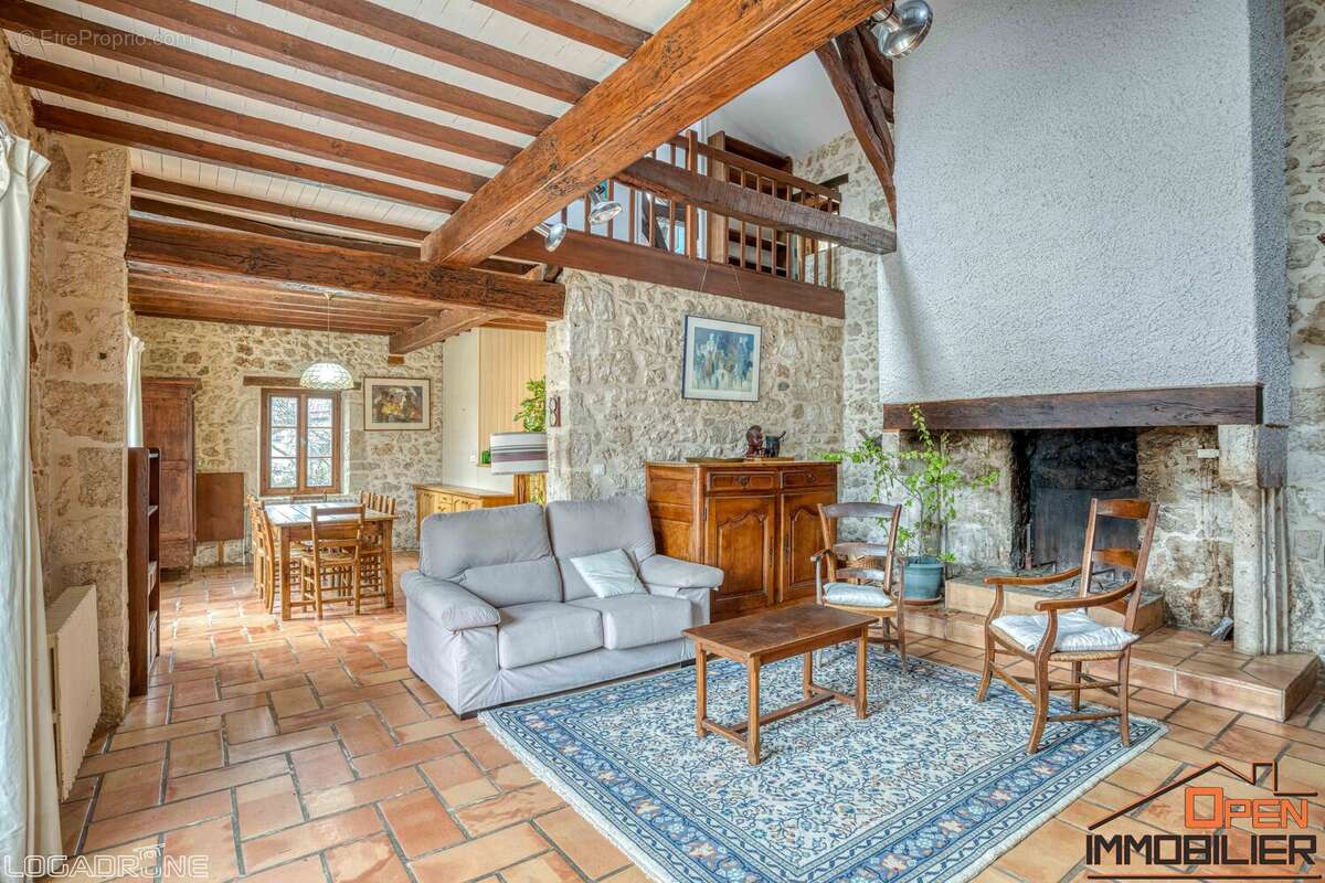 Maison à SAINTE-COLOMBE-DE-VILLENEUVE