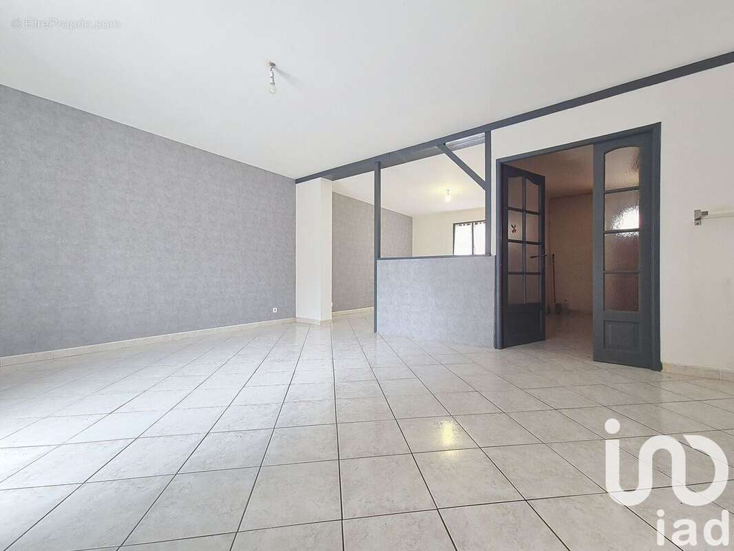 Photo 5 - Maison à LE COUDRAY-MONTCEAUX