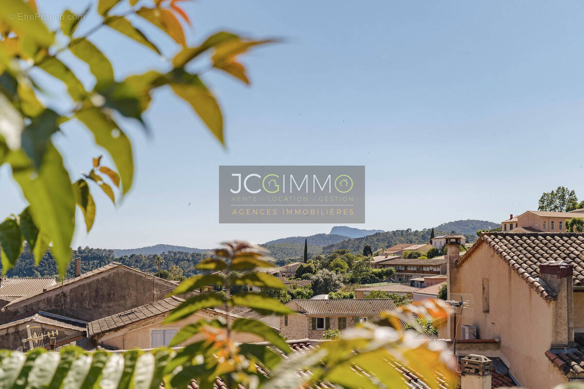 Appartement à PIERREFEU-DU-VAR