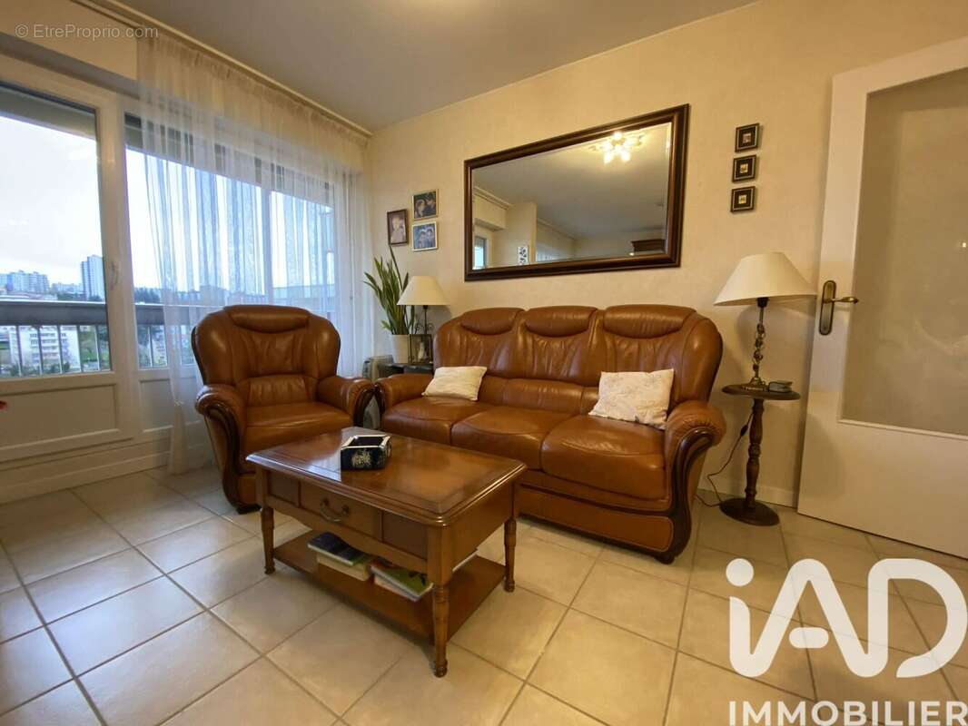 Appartement 67 m² à Saint-Etienne  - photo 4