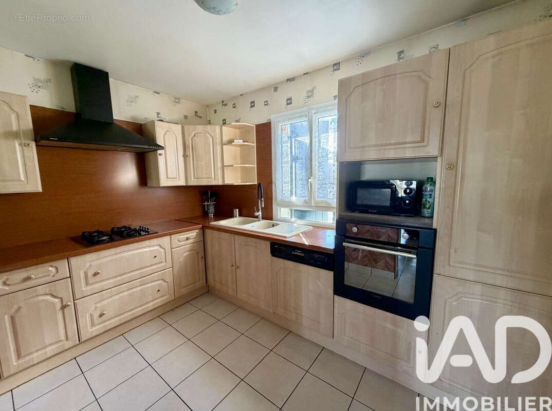 Maison 93 m² à Villeneuve-Sur-Yonne  - photo 3