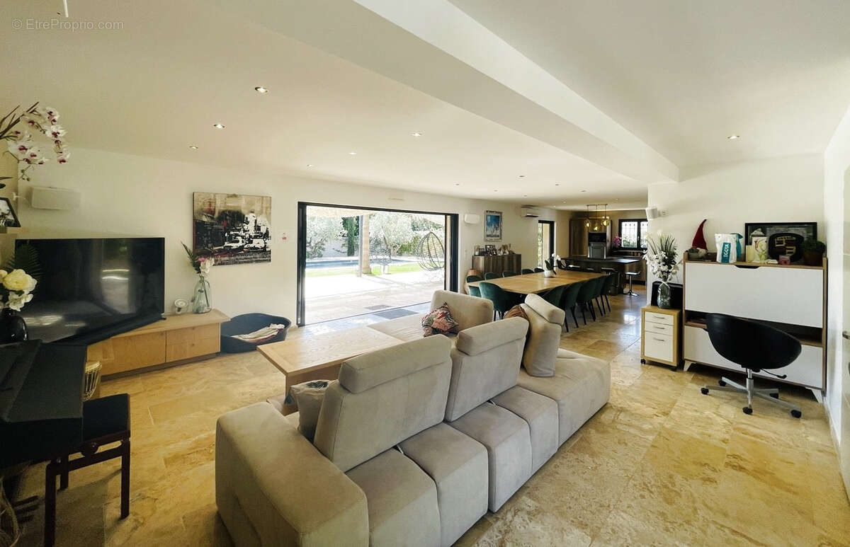 Maison à PLAN-DE-LA-TOUR