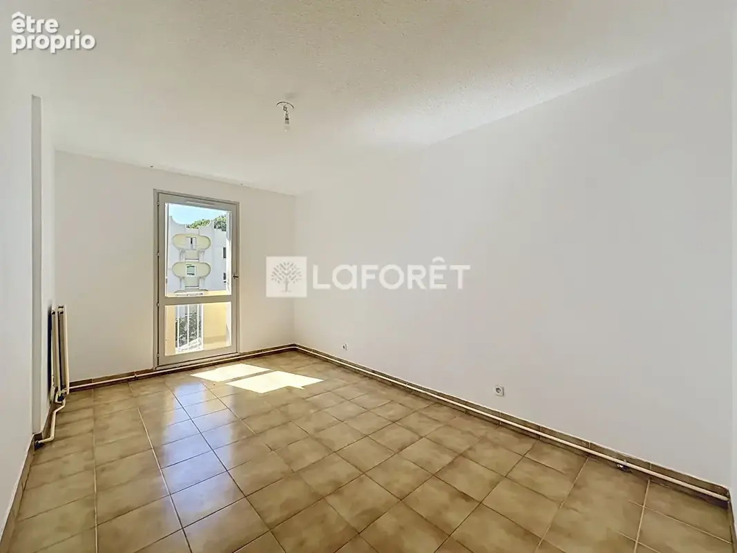 Centre-Ville -T3 traversant 68 m² avec loggia, garage double 30 m² et cave privative - photo 5